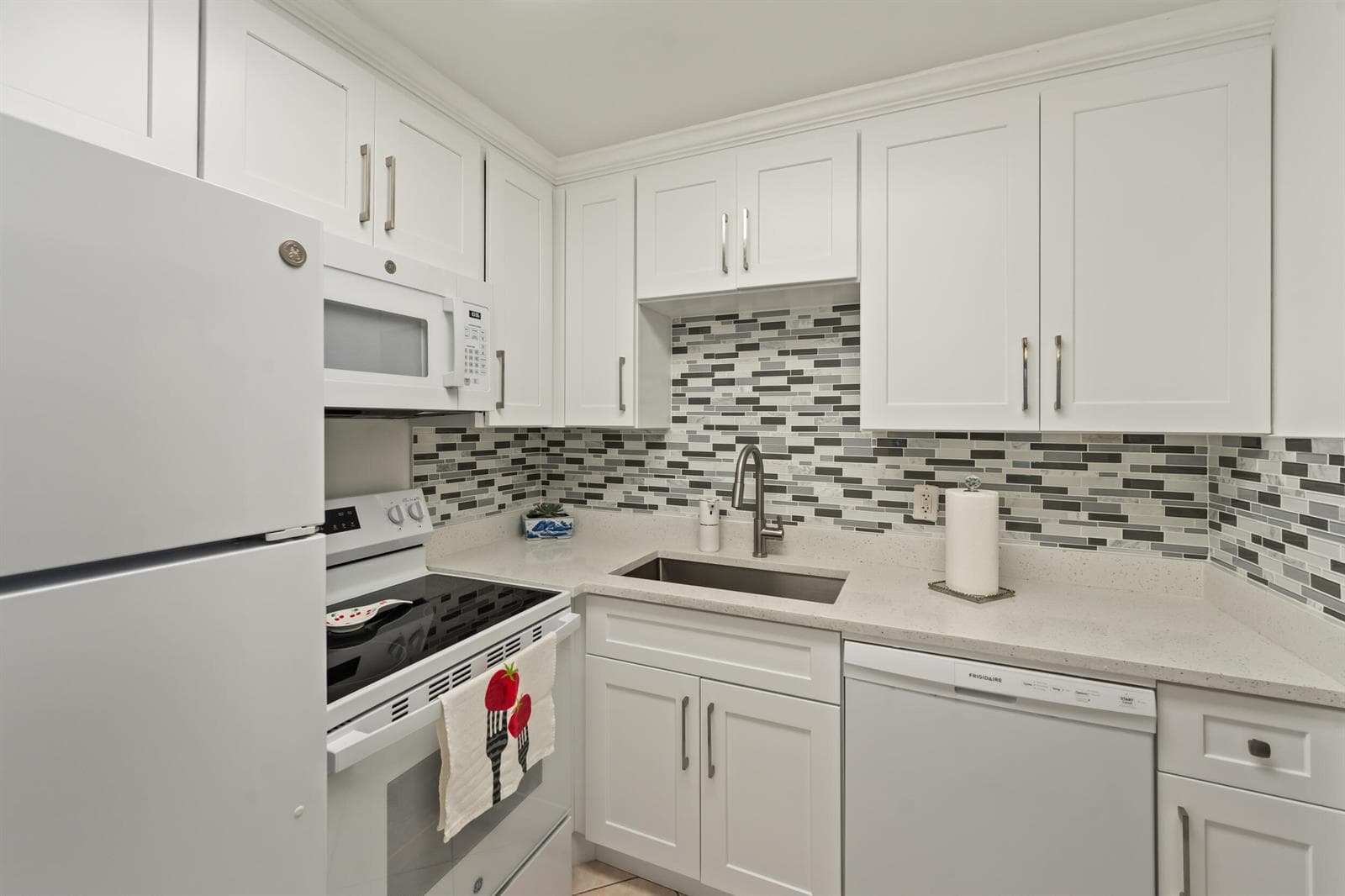 126 Southampton B, West Palm Beach, FL 33417 photo 3
