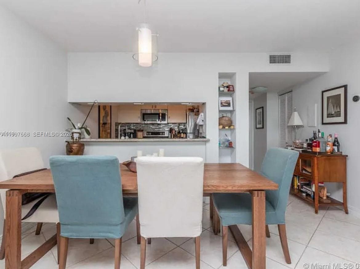 600 NE 36th St # 1006, Miami, FL 33137 photo 4