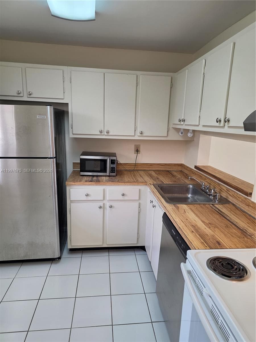 8005 SW 107th Ave # 309, Miami, FL 33173 photo 3
