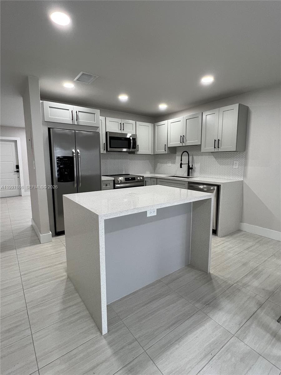 3826 SW 107th Ave # 2-2, Miami, FL 33165 photo 2