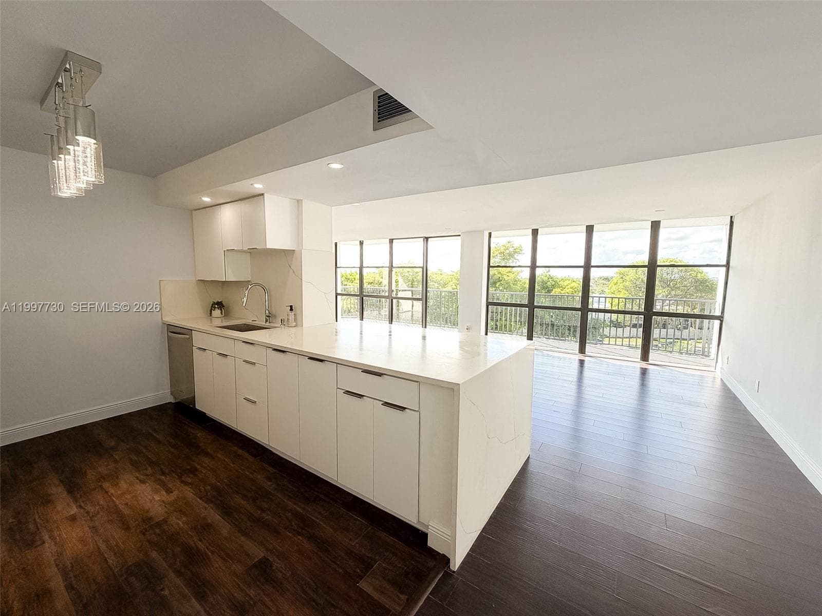 1000 Parkview Dr # 531, Hallandale Beach, FL 33009 photo 2