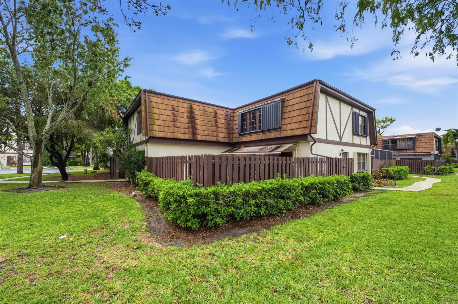 105 Weybridge Circle # A, Royal Palm Beach, FL 33411 photo 2
