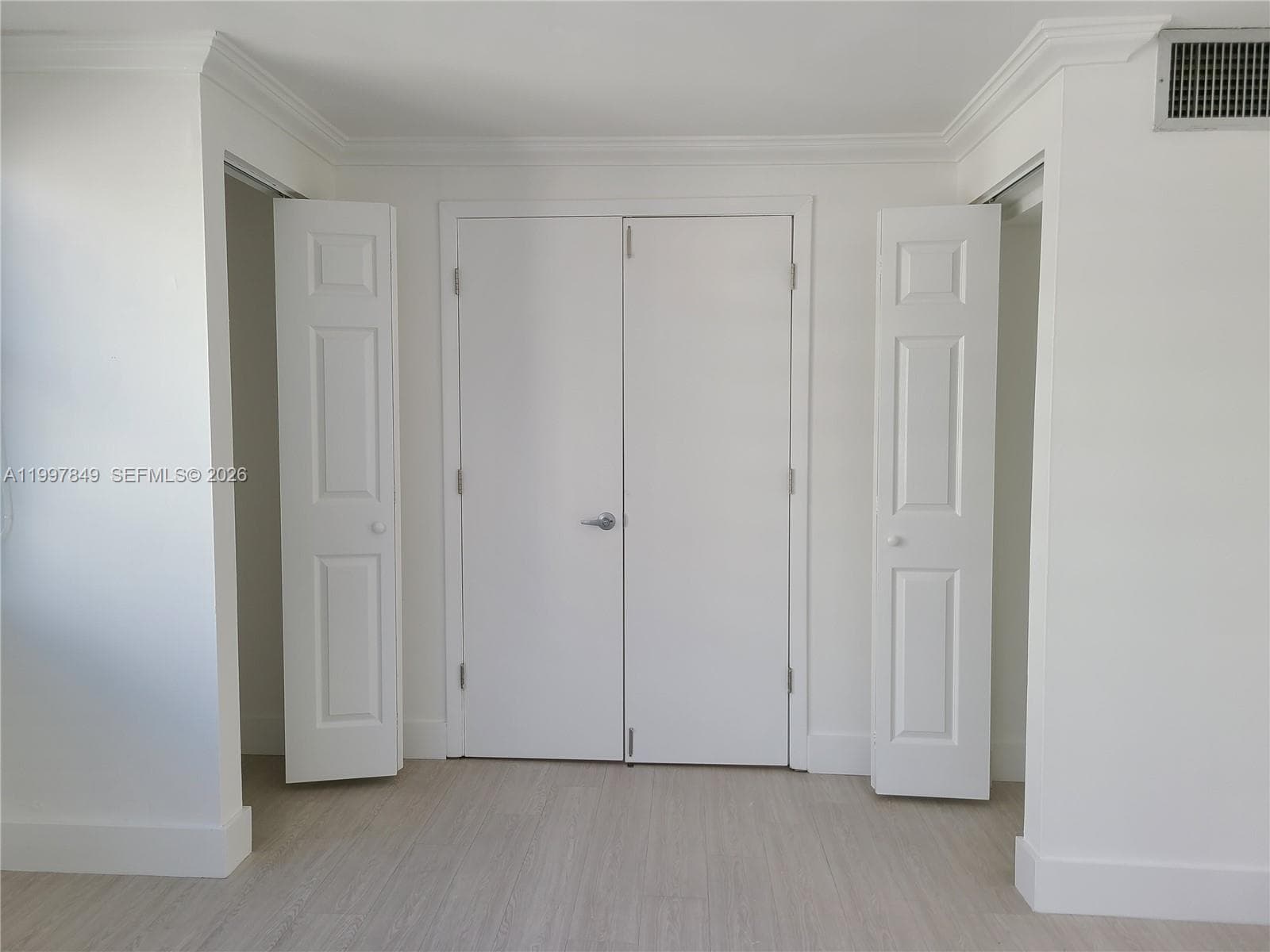 999 Brickell Bay Dr # 1207, Miami, FL 33131 photo 3