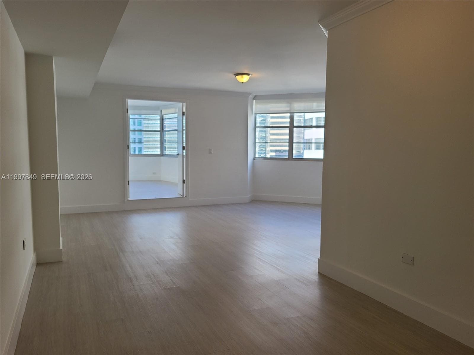 999 Brickell Bay Dr # 1207, Miami, FL 33131