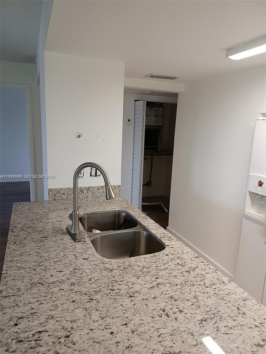 16220 NW 2nd Ave # 411, Miami, FL 33169 photo 2