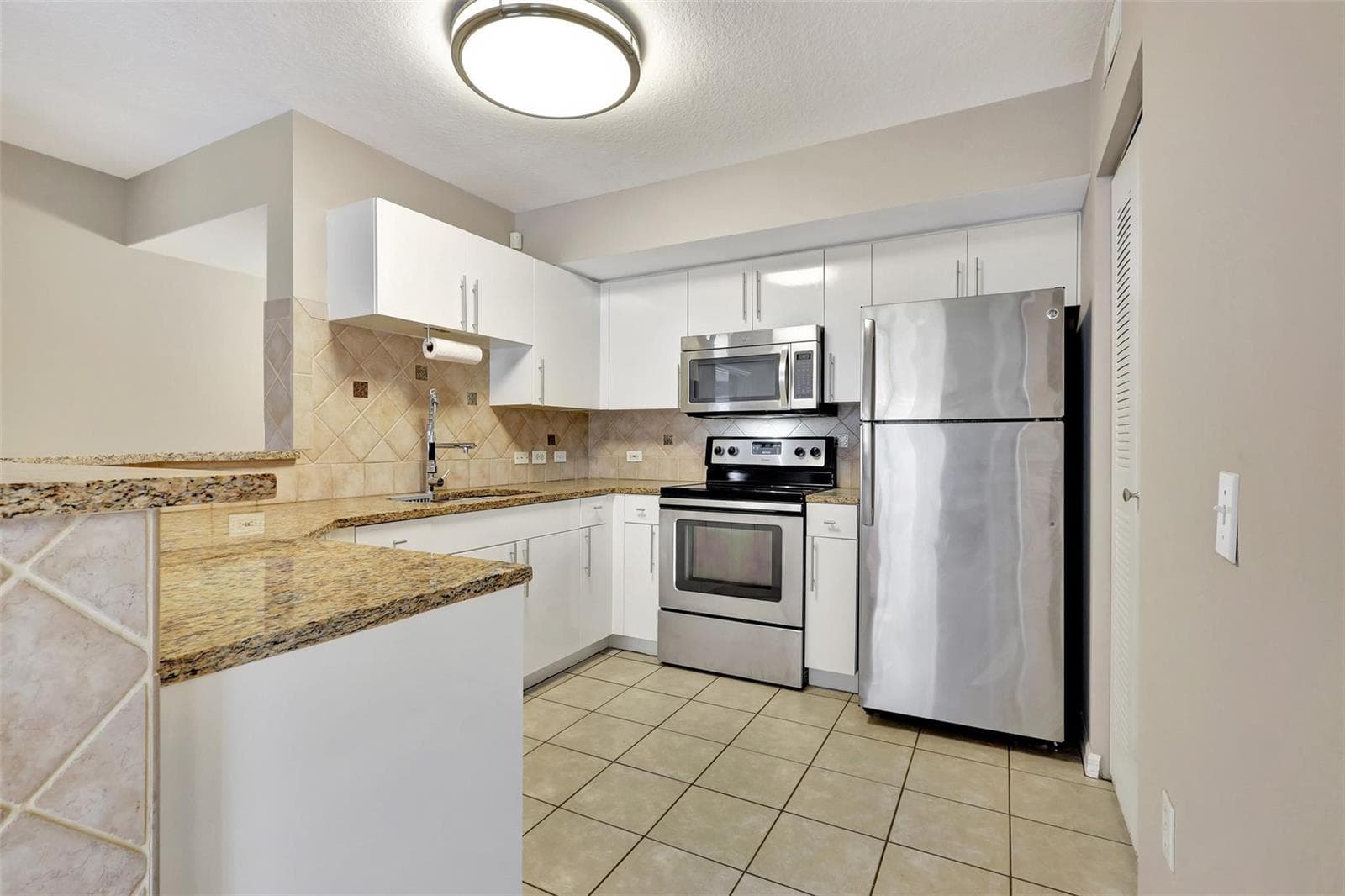 310 Villa Circle # 310, Boynton Beach, FL 33435 photo 3