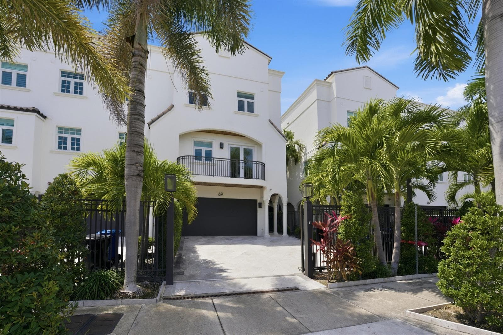 69 Isle Of Venice Drive, Fort Lauderdale, FL 33301 photo 2