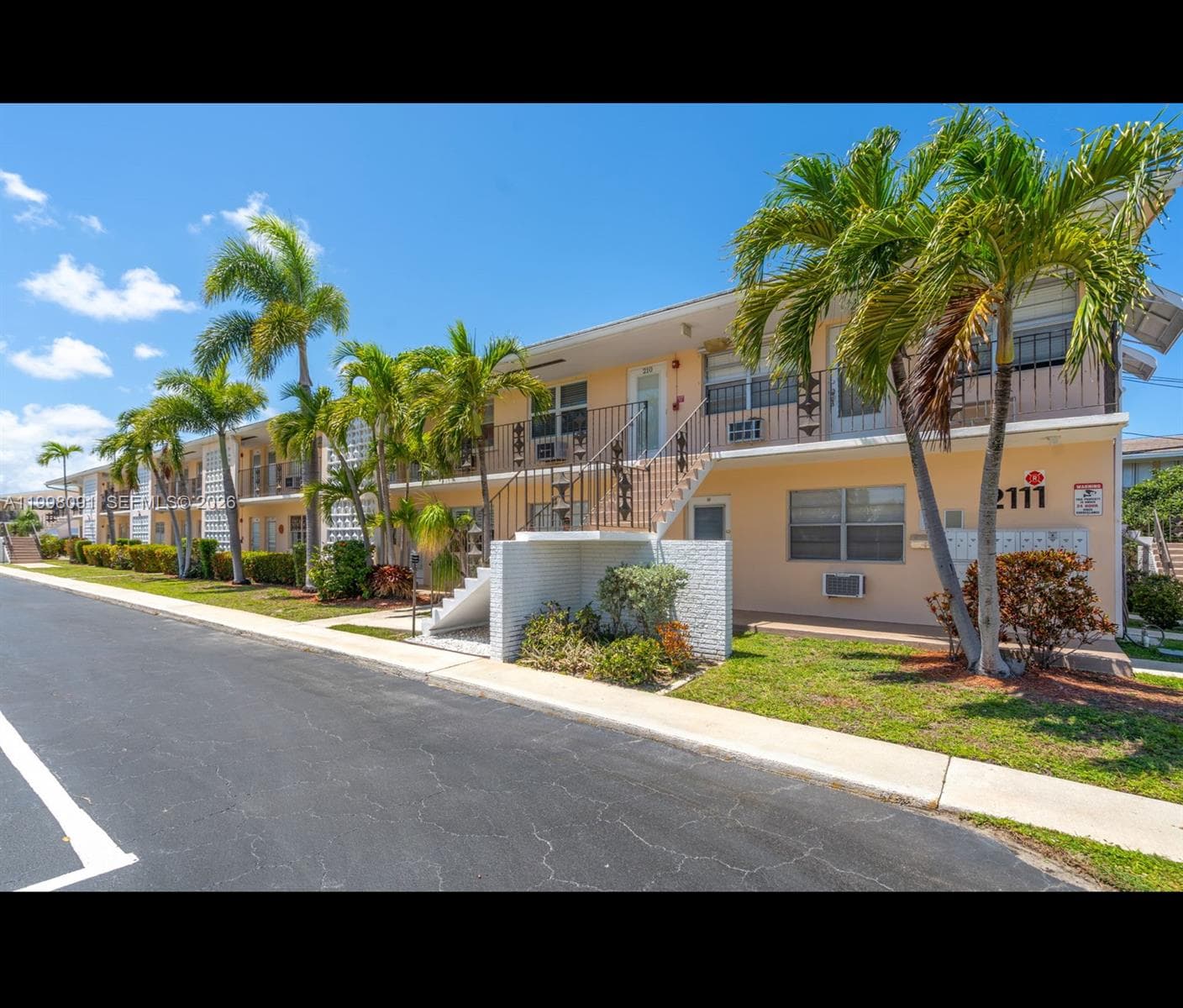 2111 NE 56th St # 206, Fort Lauderdale, FL 33308
