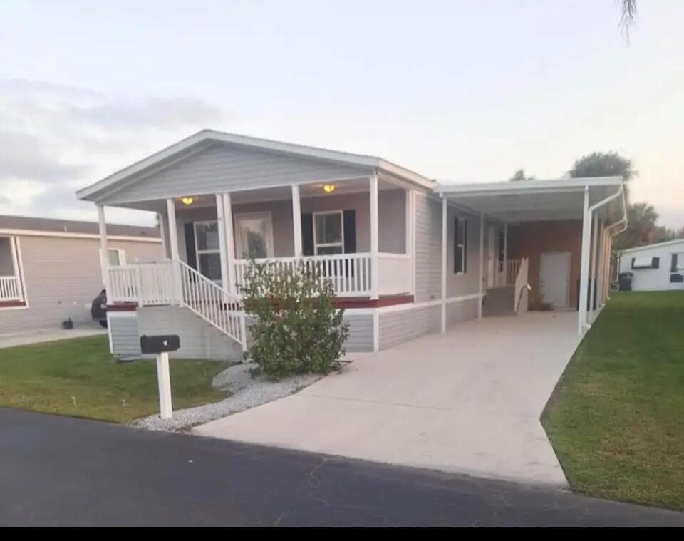 76 Sandhill Boulevard, Fort Pierce, FL 34982 photo 2