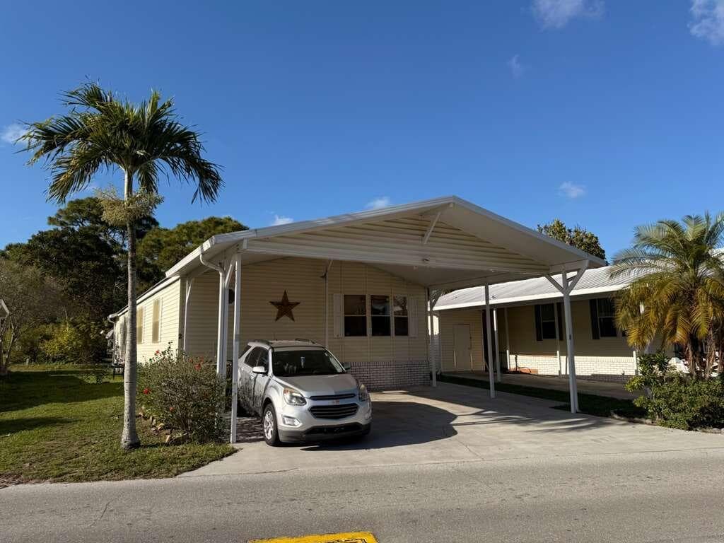 2 S 4 Seasons Road, Palm Beach Gardens, FL 33410 photo 2