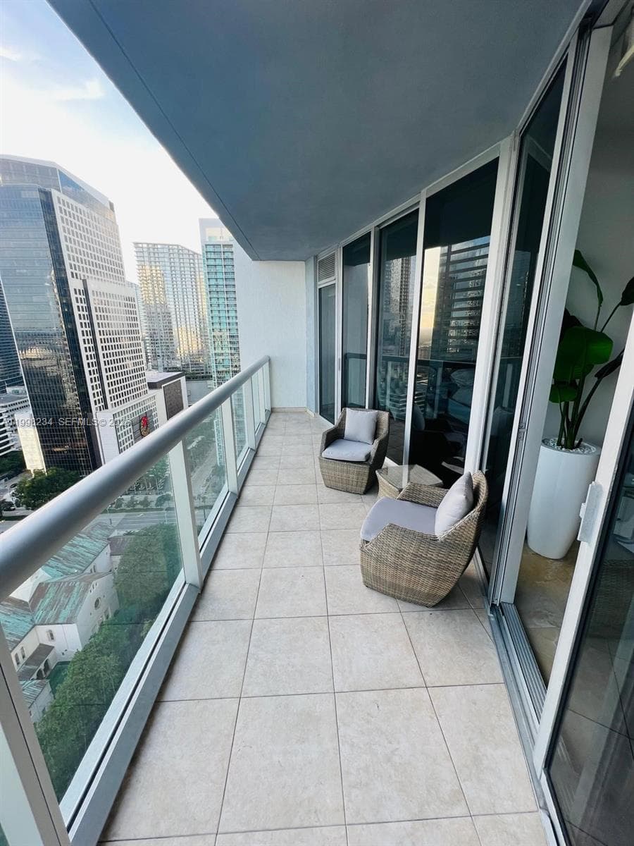 495 Brickell ave # 2707, Miami, FL 33131 photo 2