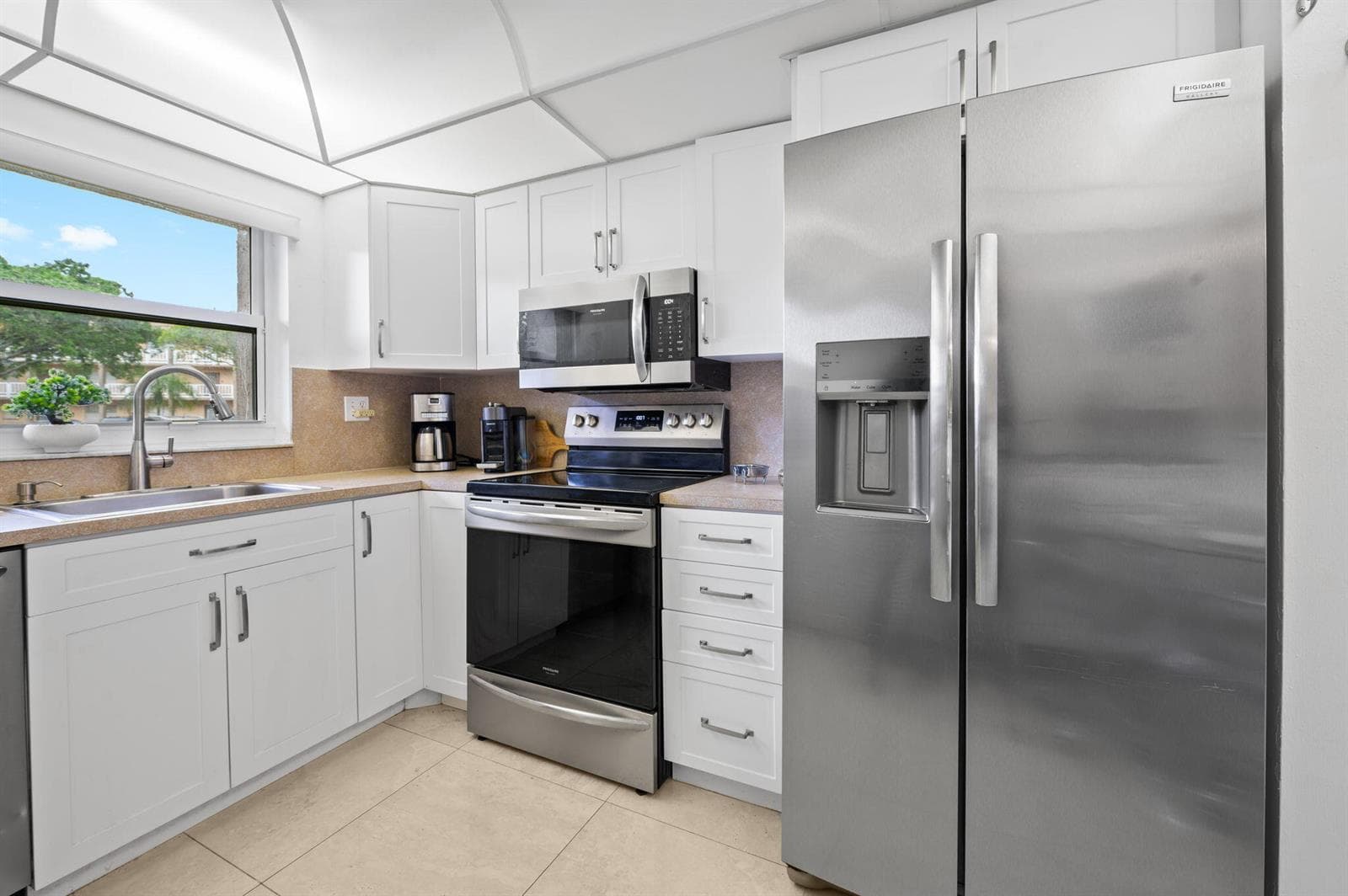 9330 Sunrise Lakes Boulevard # 104, Sunrise, FL 33322 photo 4
