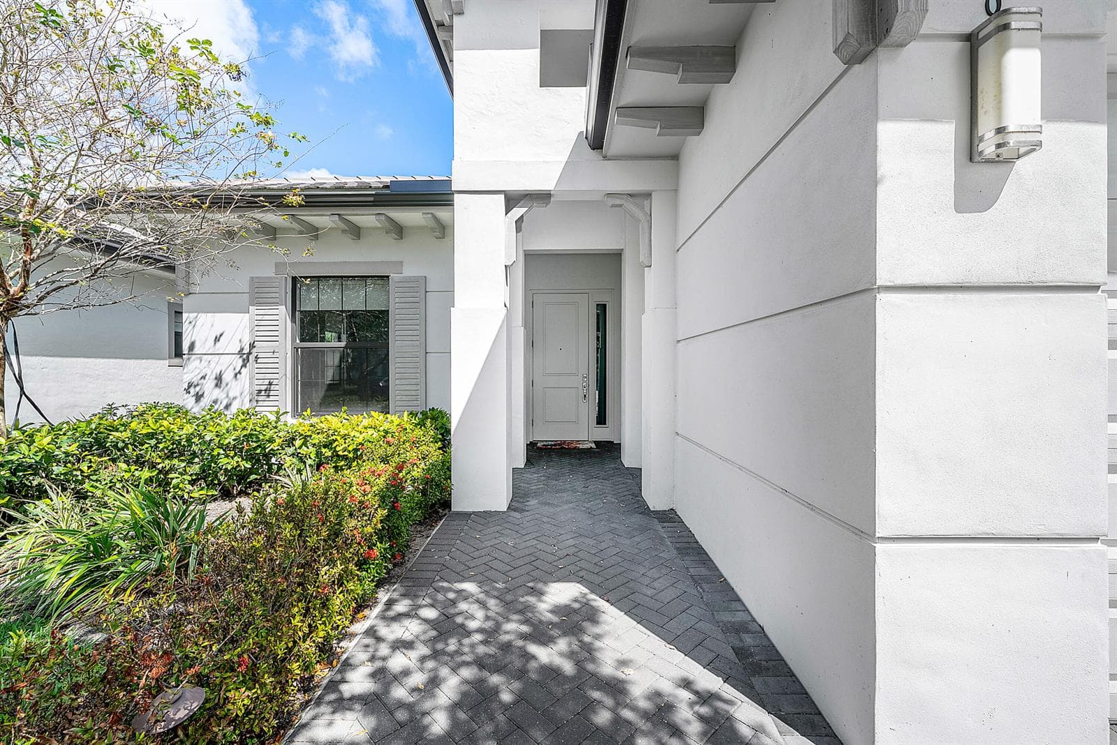 3069 Safflower Circle, West Palm Beach, FL 33401 photo 2