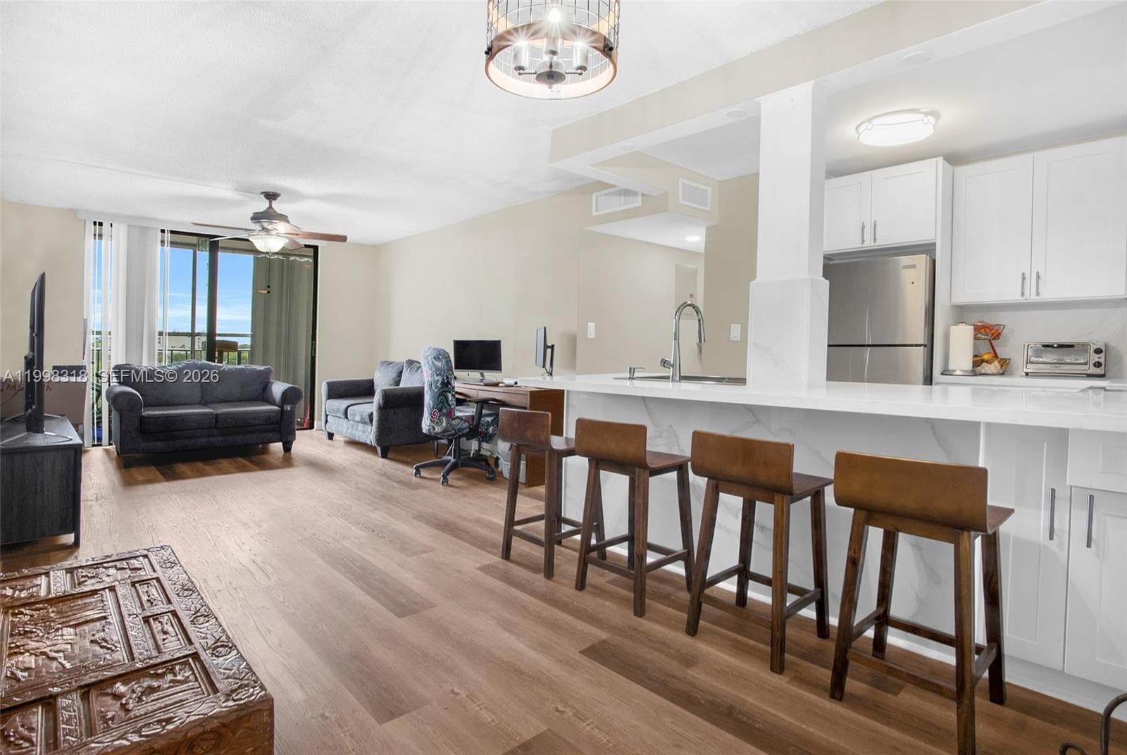 9682 Fontainebleau Blvd # 503, Miami, FL 33172 photo 2