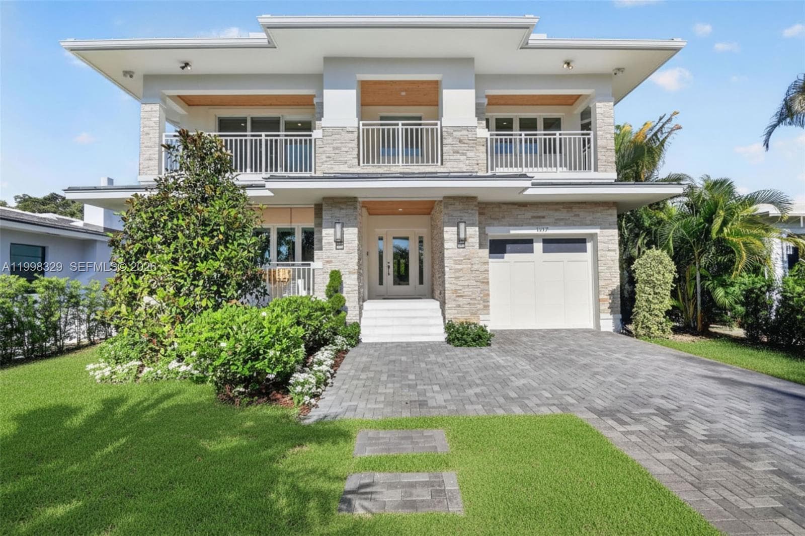 1017 S Palmway, Lake Worth, FL 33460 photo 3