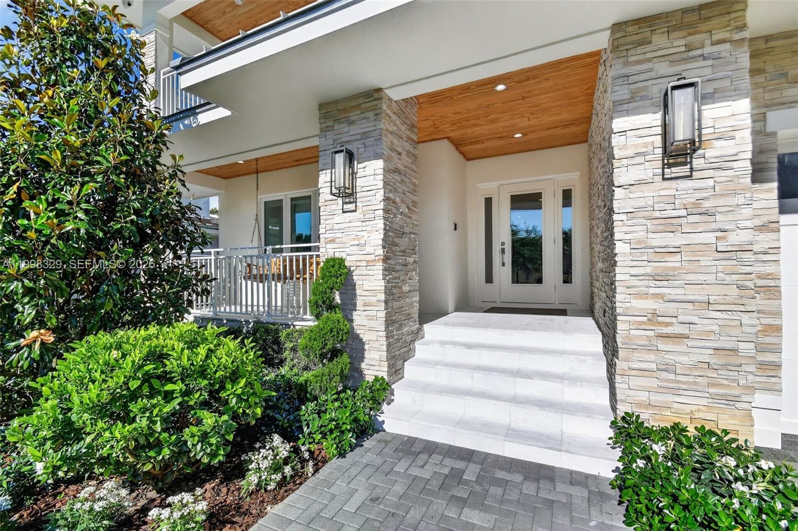 1017 S Palmway, Lake Worth, FL 33460 photo 4