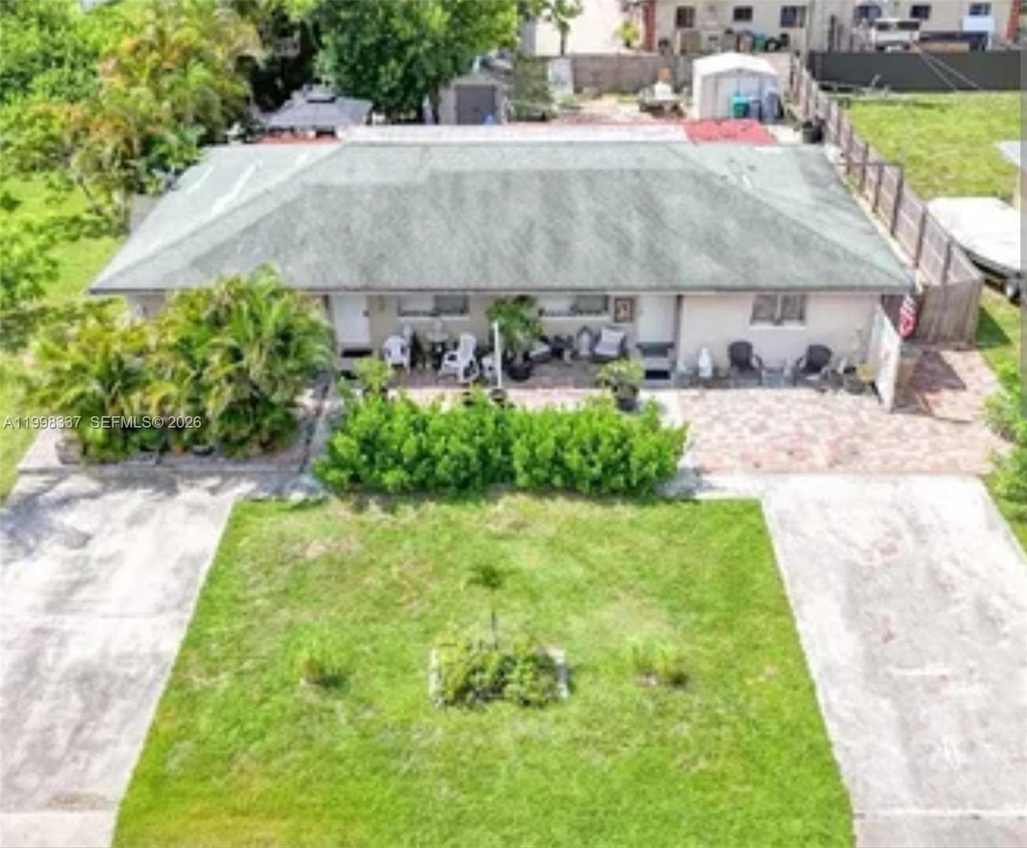 712 SE 8th St, Cape Coral, FL 33990