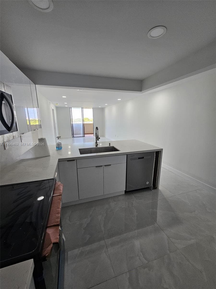 7125 Bay Dr # 506, Miami Beach, FL 33141 photo 5