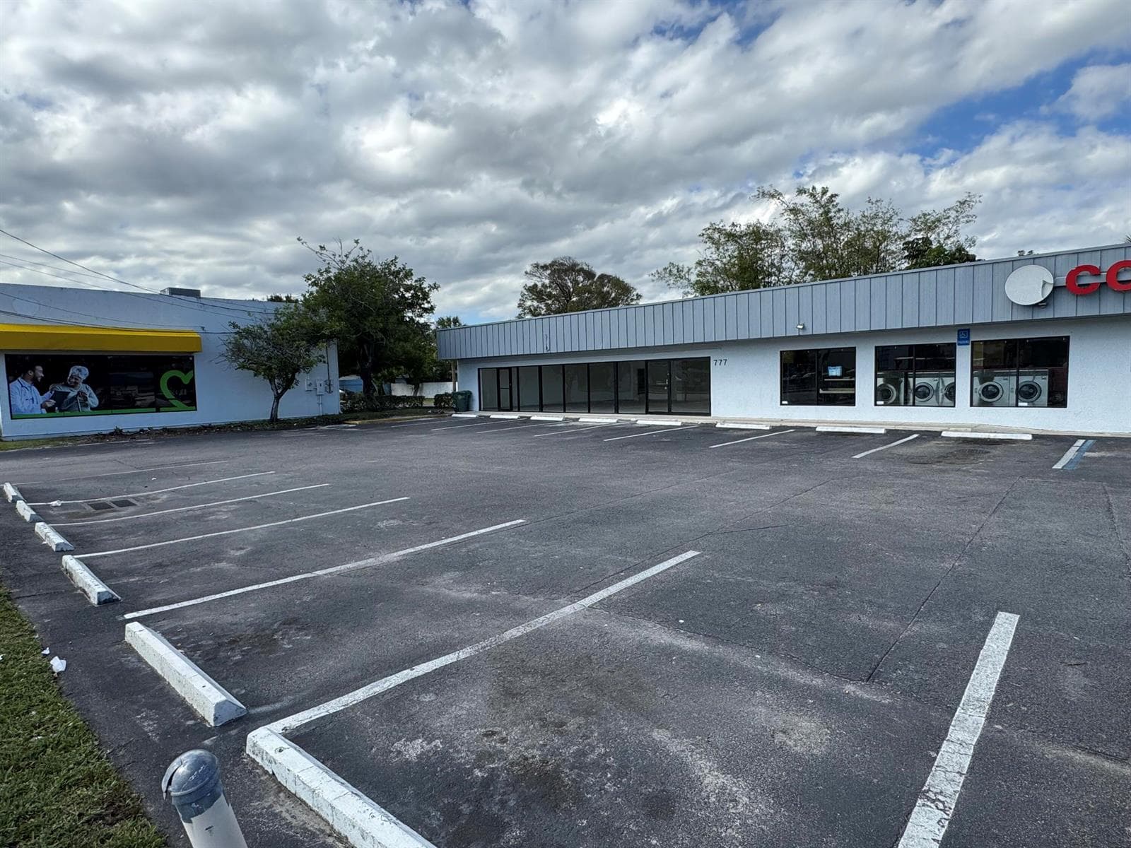 777 E Oakland Park Boulevard, Oakland Park, FL 33334 photo 2