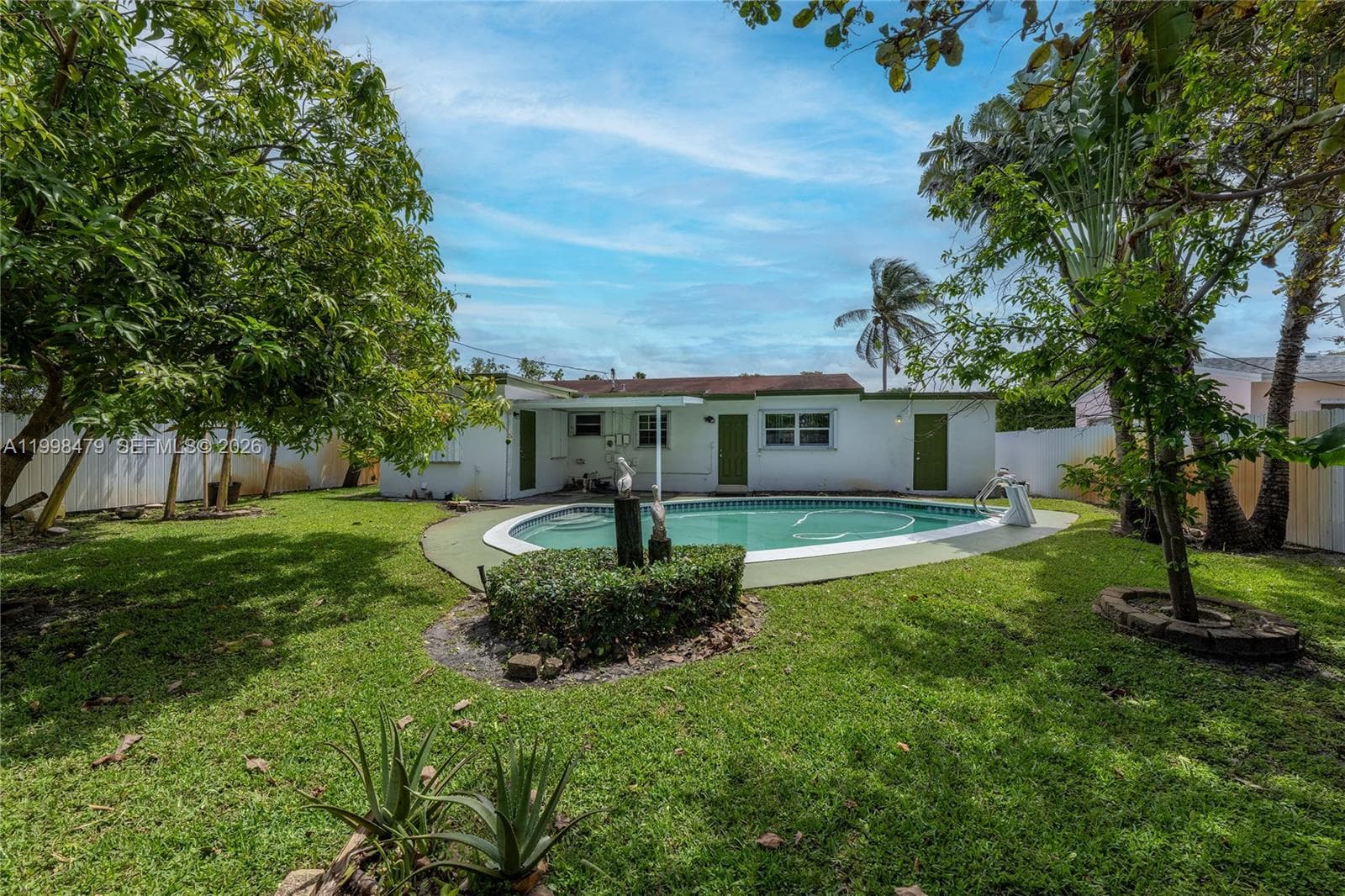 807 SW 26th Ct, Fort Lauderdale, FL 33315 photo 3