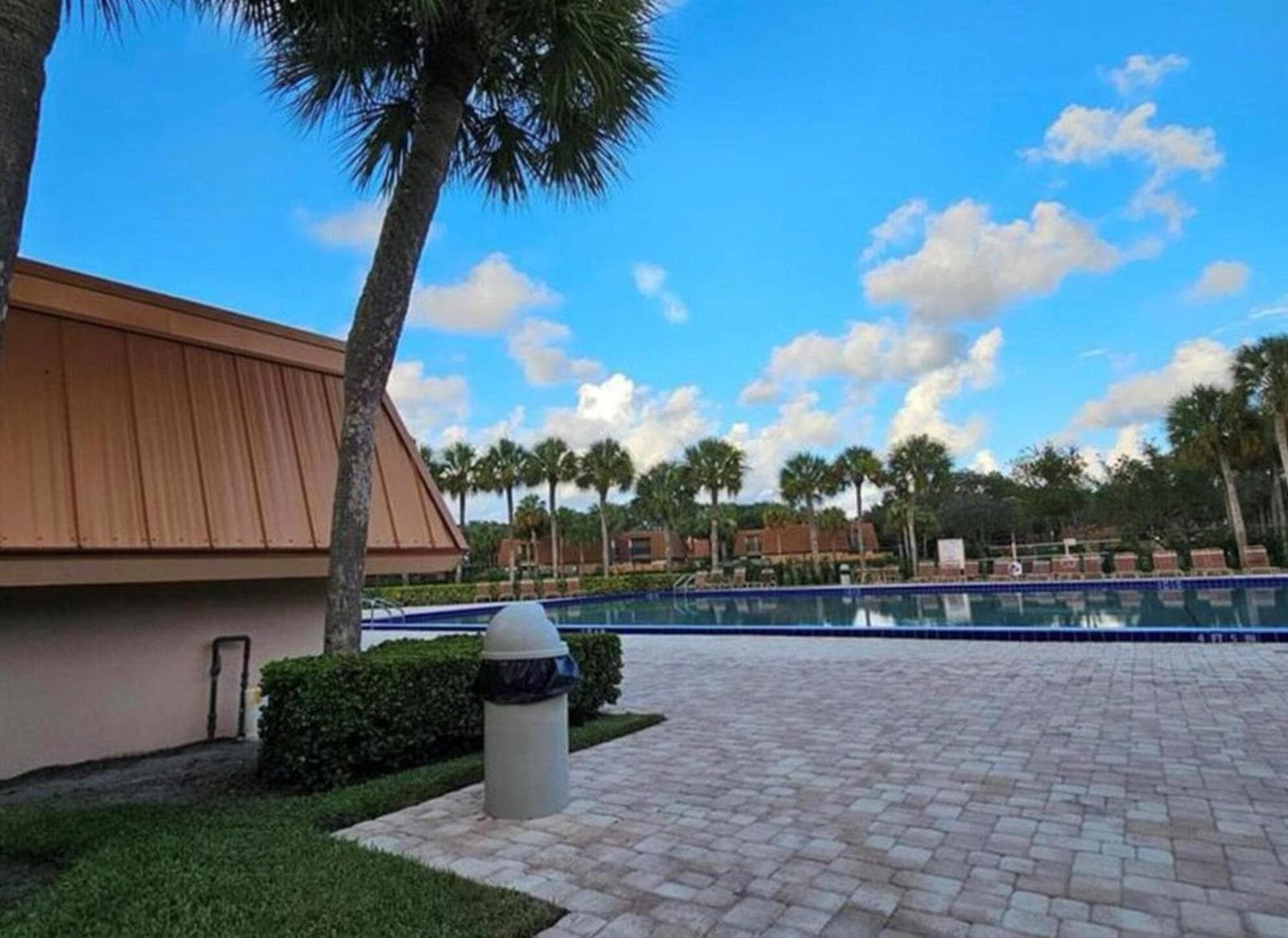 197 Charter Way, West Palm Beach, FL 33407 photo 2