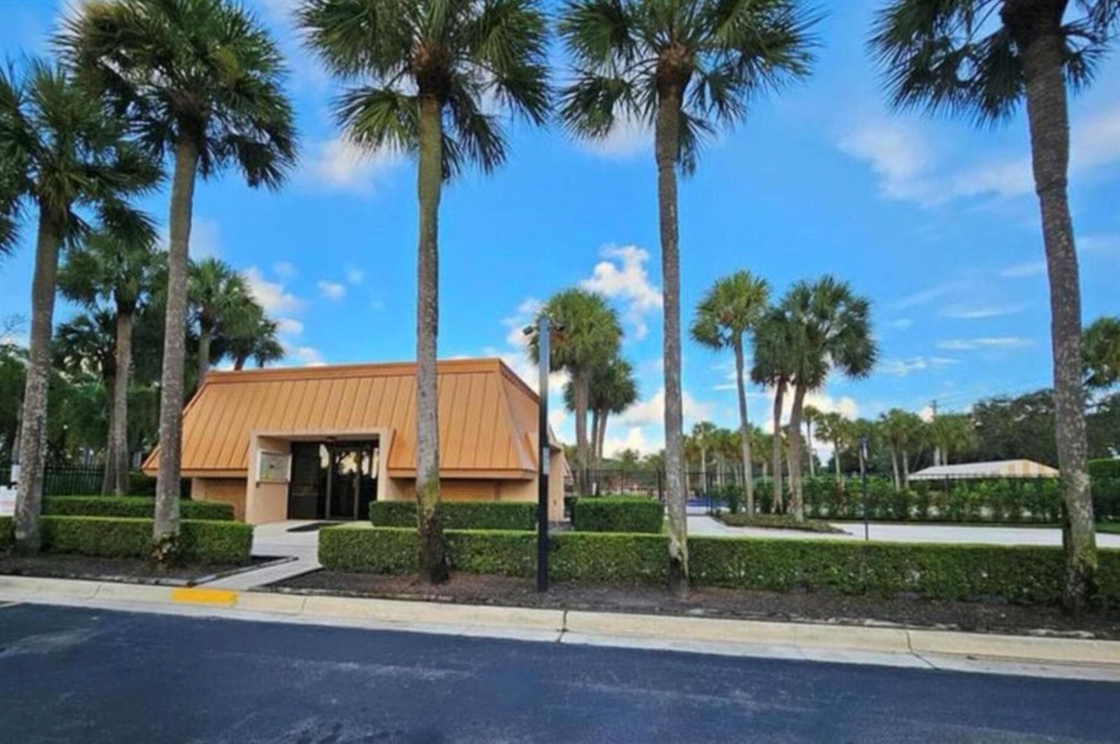 197 Charter Way, West Palm Beach, FL 33407 photo 3