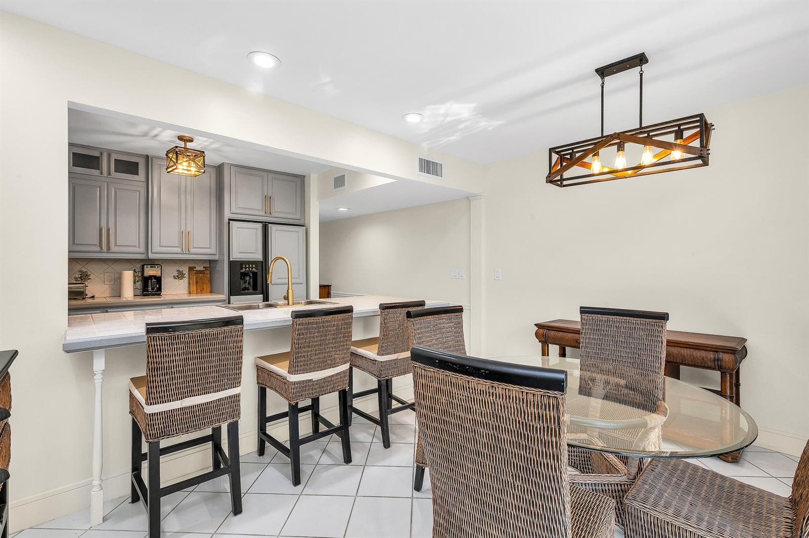 584 SE 20th Avenue # 2, Deerfield Beach, FL 33441 photo 2