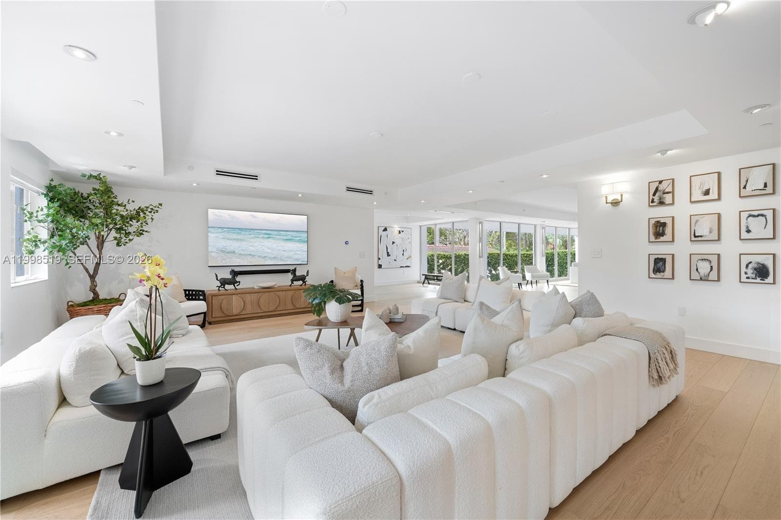 215 Palm Ave, Miami Beach, FL 33139 photo 2