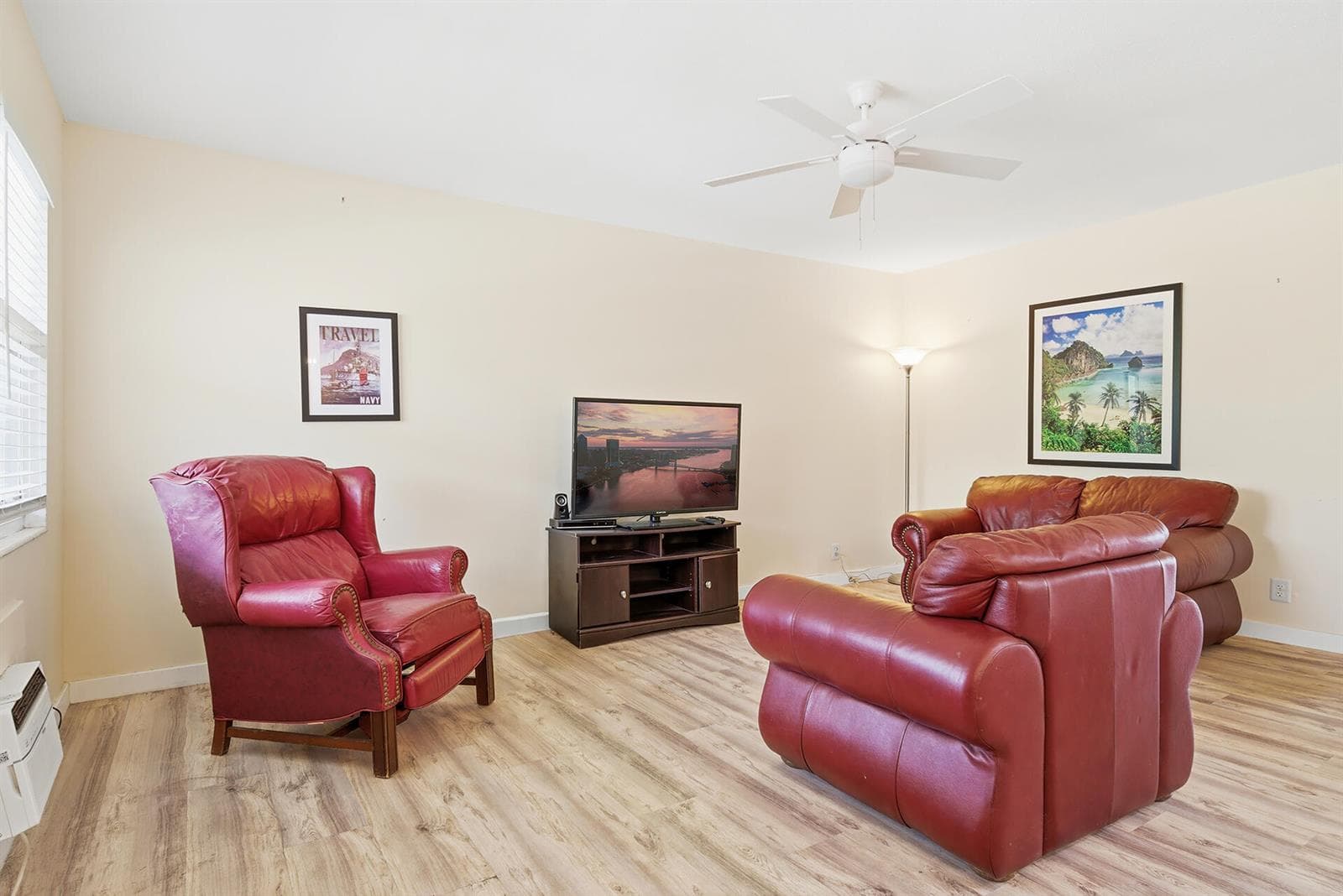 142 Norwich F, West Palm Beach, FL 33417 photo 5
