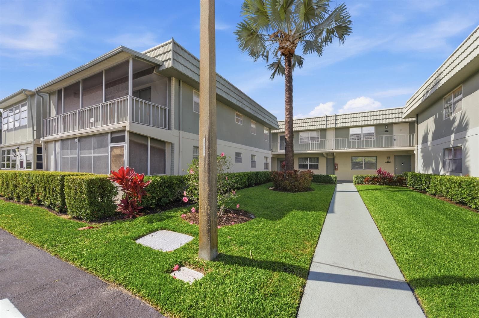 284 Flanders F, Delray Beach, FL 33484 photo 3