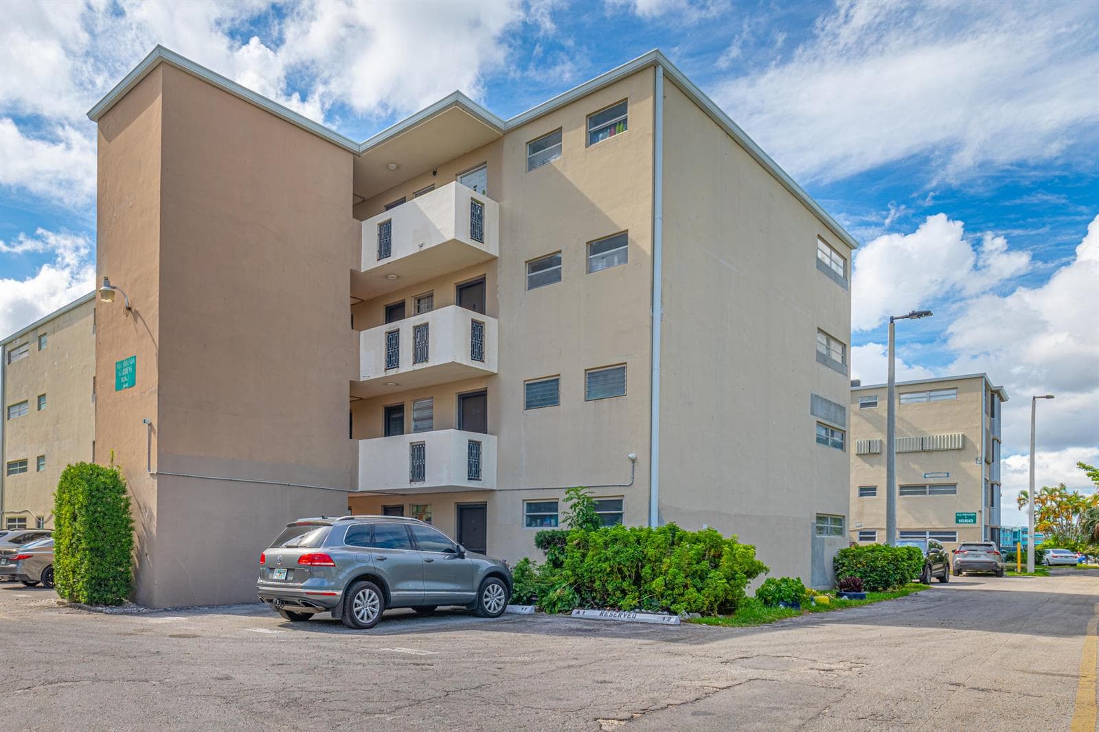 1660 NE 191st Street # Unit 311, Miami, FL 33179 photo 2