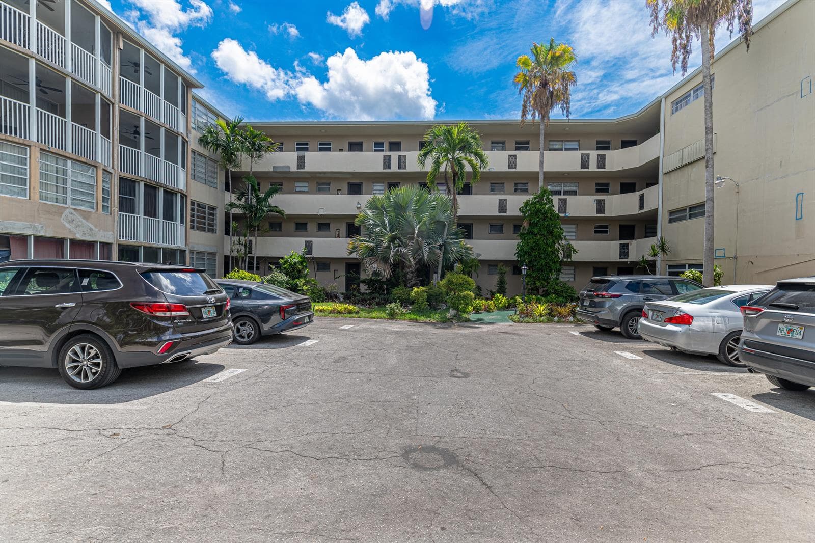 1660 NE 191st Street # Unit 311, Miami, FL 33179 photo 3