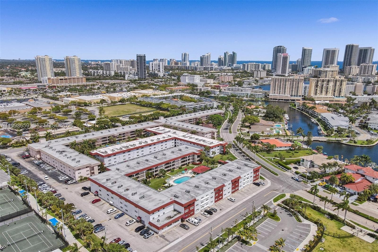 580 Egret Dr # 212, Hallandale Beach, FL 33009