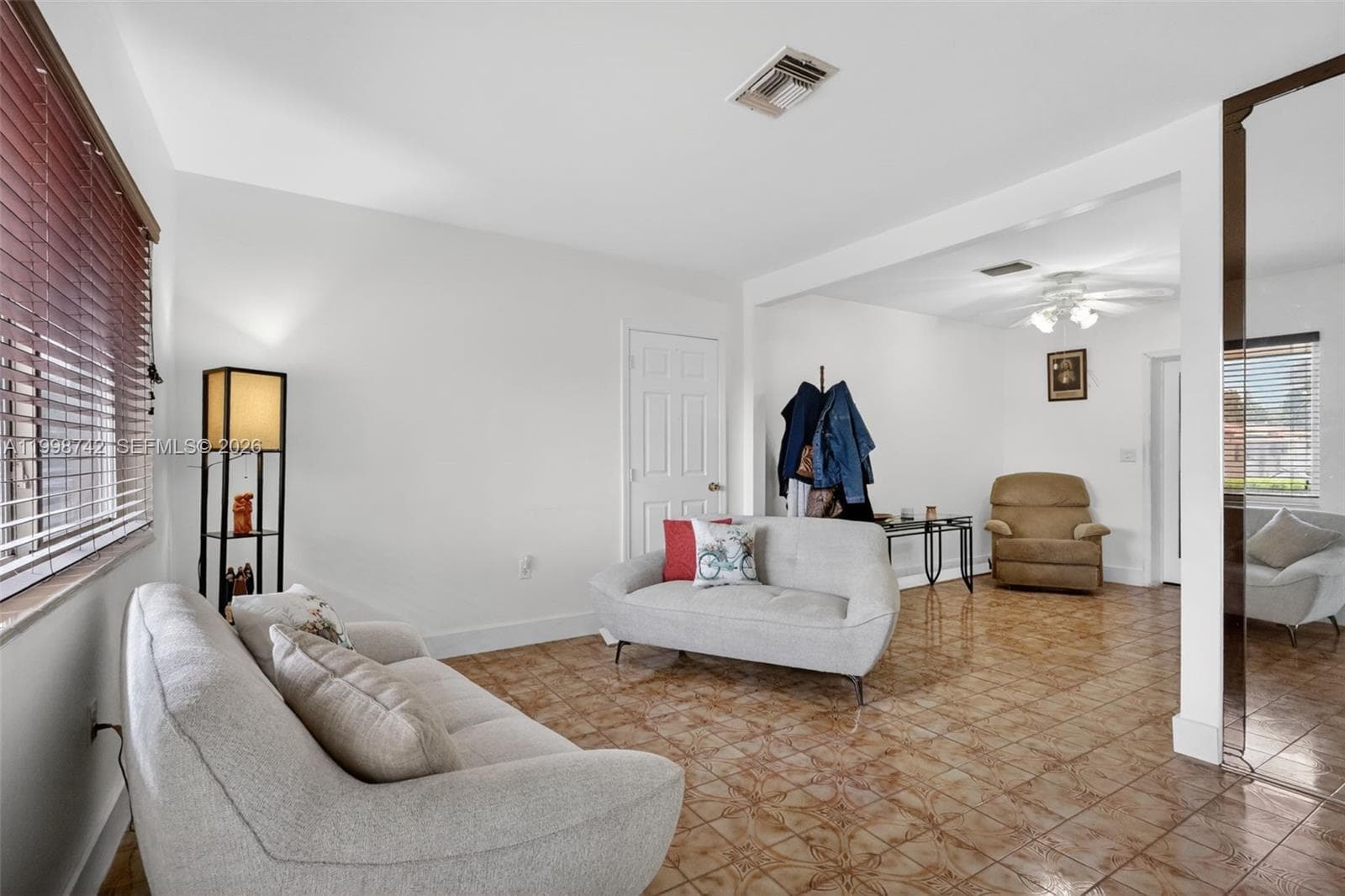 733 W 33rd St, Hialeah, FL 33012 photo 2