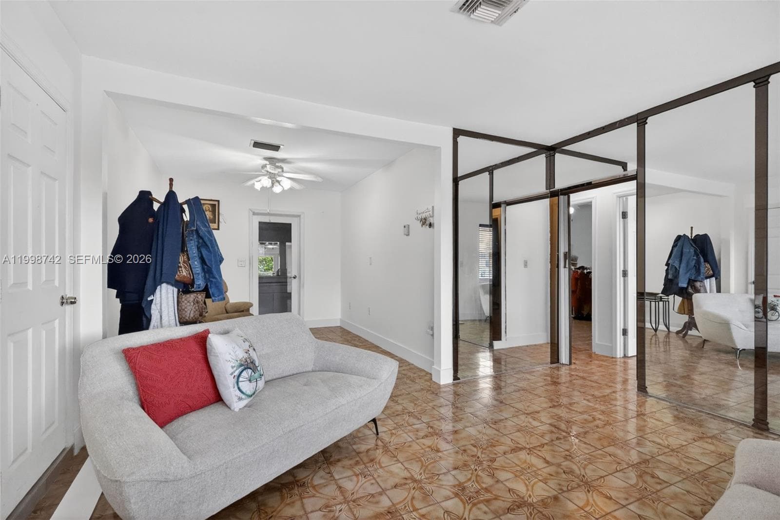 733 W 33rd St, Hialeah, FL 33012 photo 4