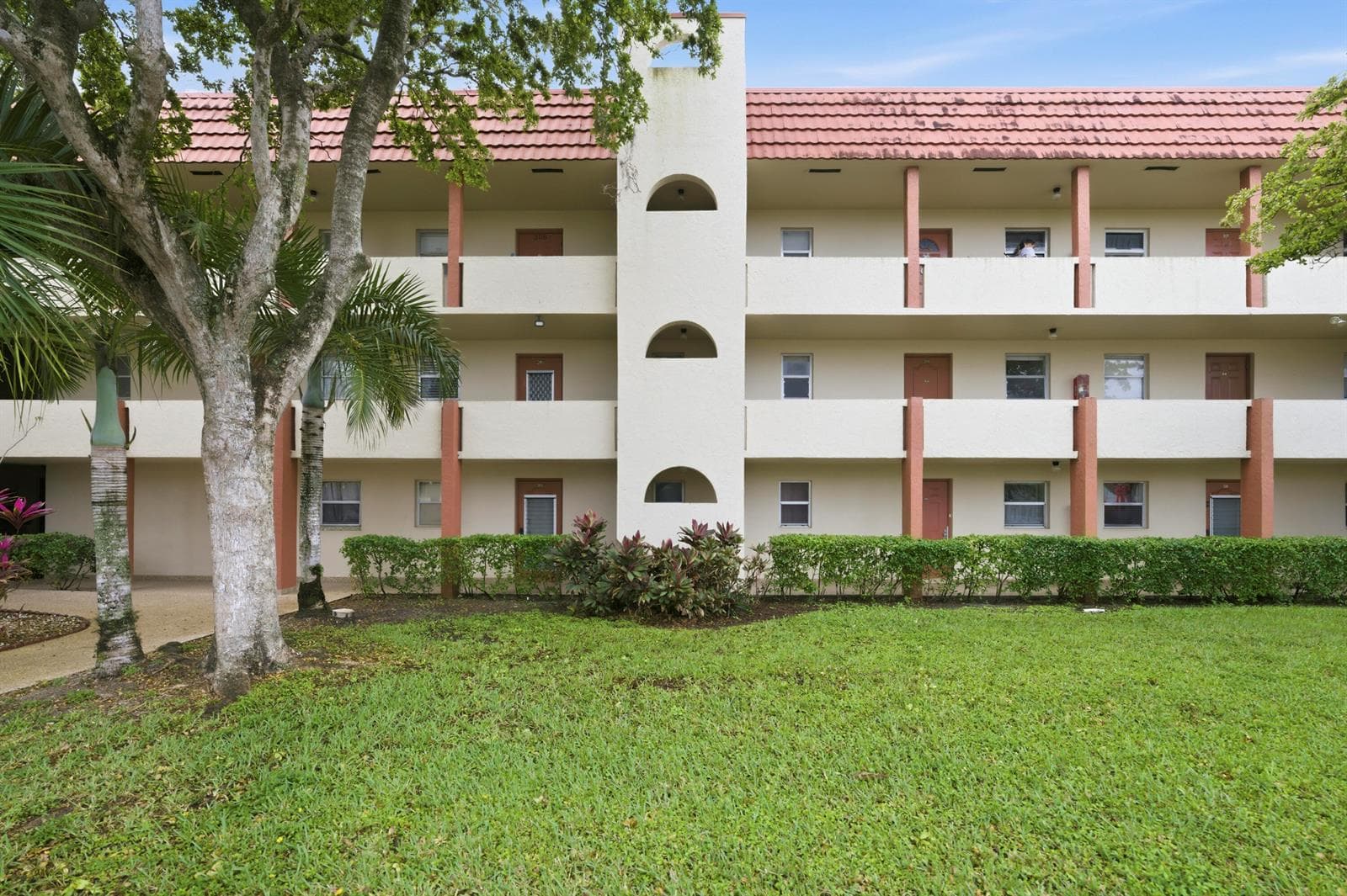 2900 Sunrise Lakes Drive W # 201, Sunrise, FL 33322 photo 4