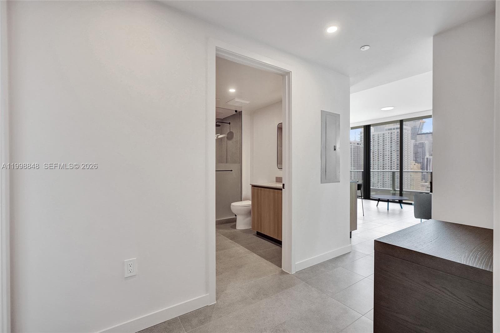 121 NE 5th ST # 2101, Miami, FL 33132 photo 4