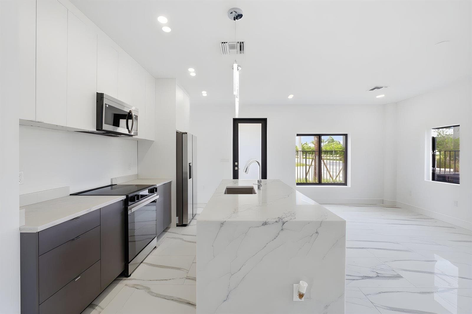 1548 NW 1st Avenue, Pompano Beach, FL 33060 photo 3