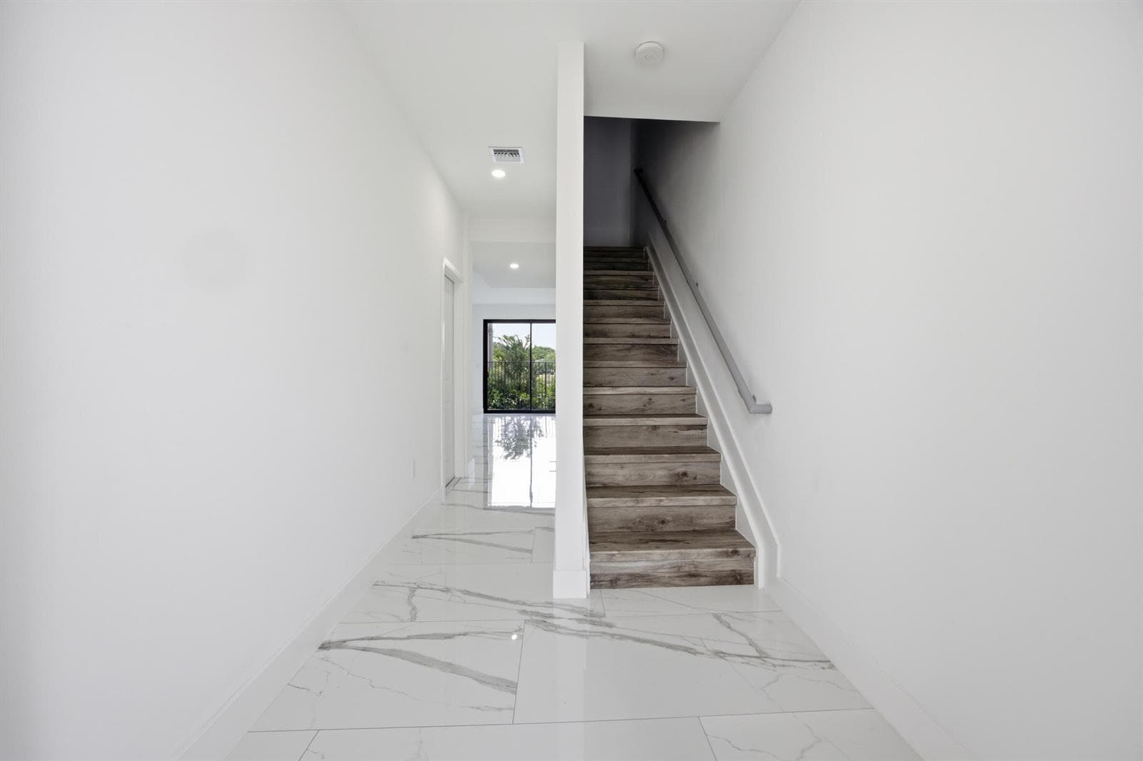 1544 NW 1st Avenue, Pompano Beach, FL 33060 photo 3