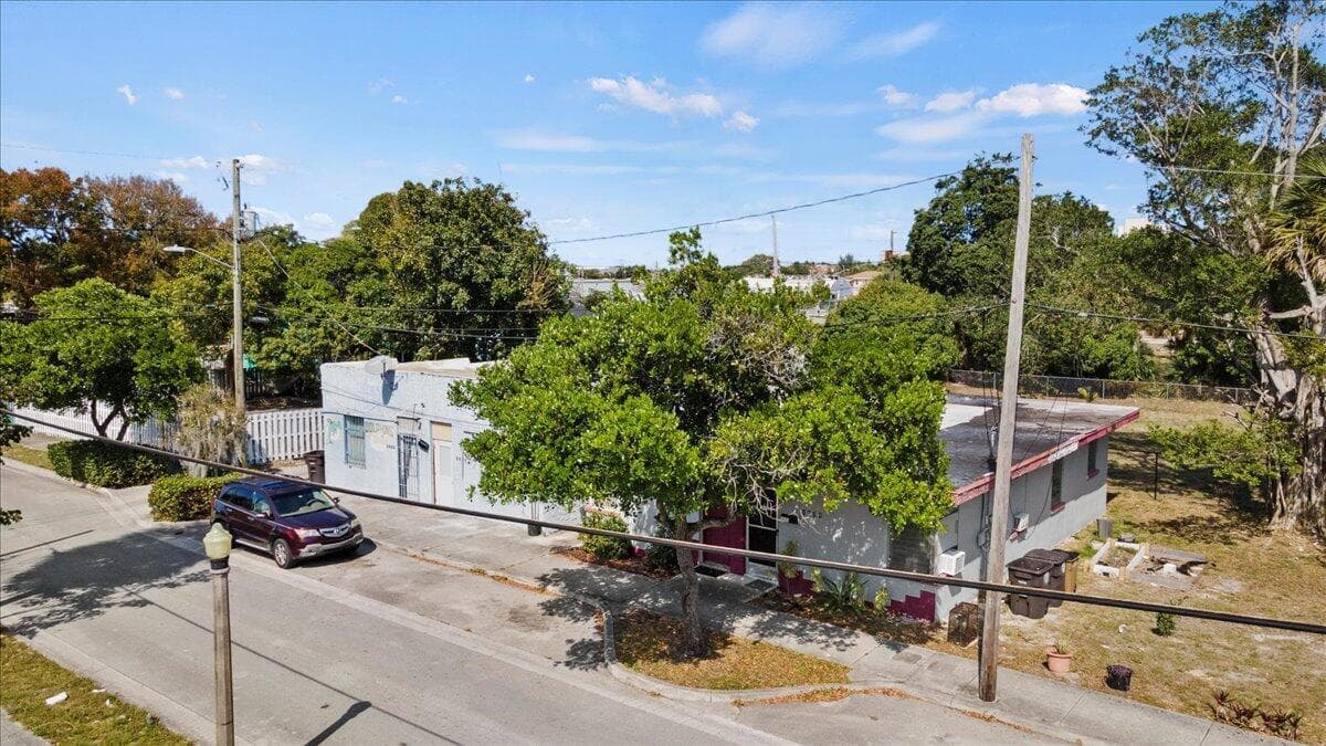 1504 N Sapodilla Avenue, West Palm Beach, FL 33401 photo 5