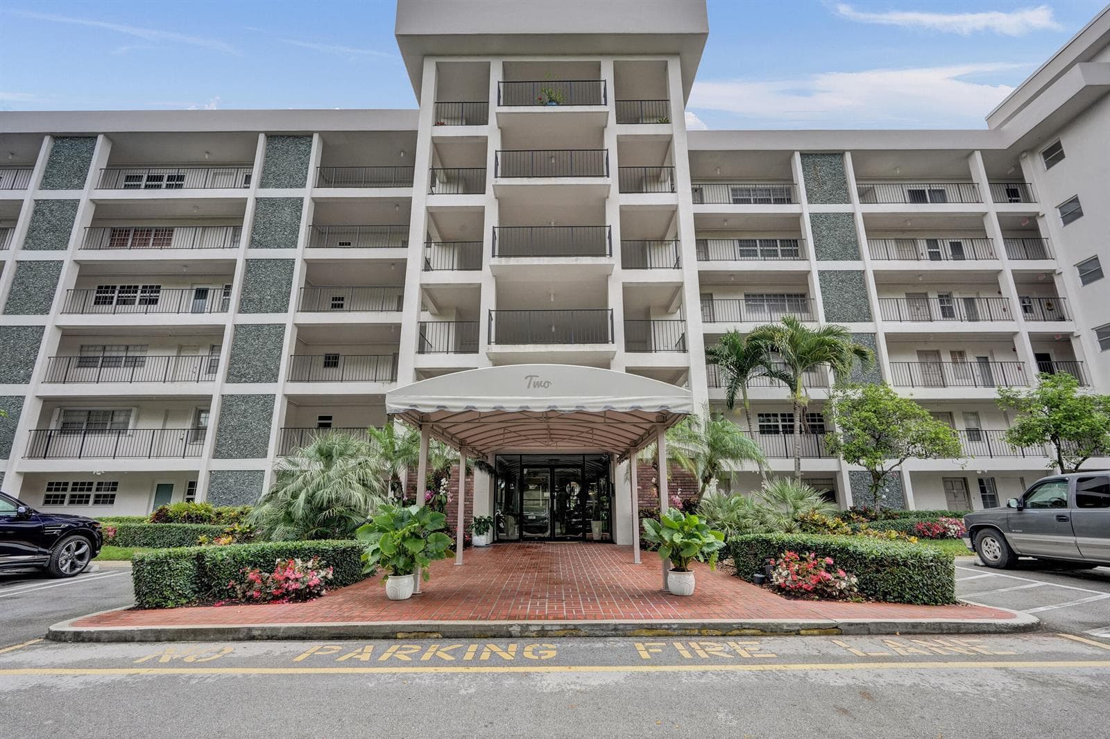 2850 N Palm Aire Drive # 401, Pompano Beach, FL 33069 photo 2