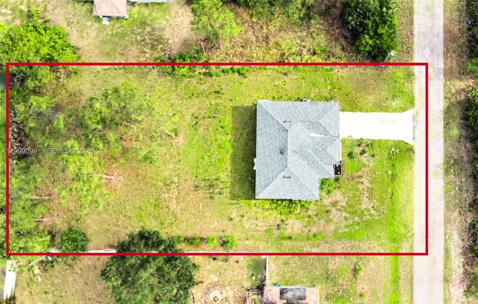 902 MAGNOLIA AVE, Lehigh Acres, FL 33972 photo 3