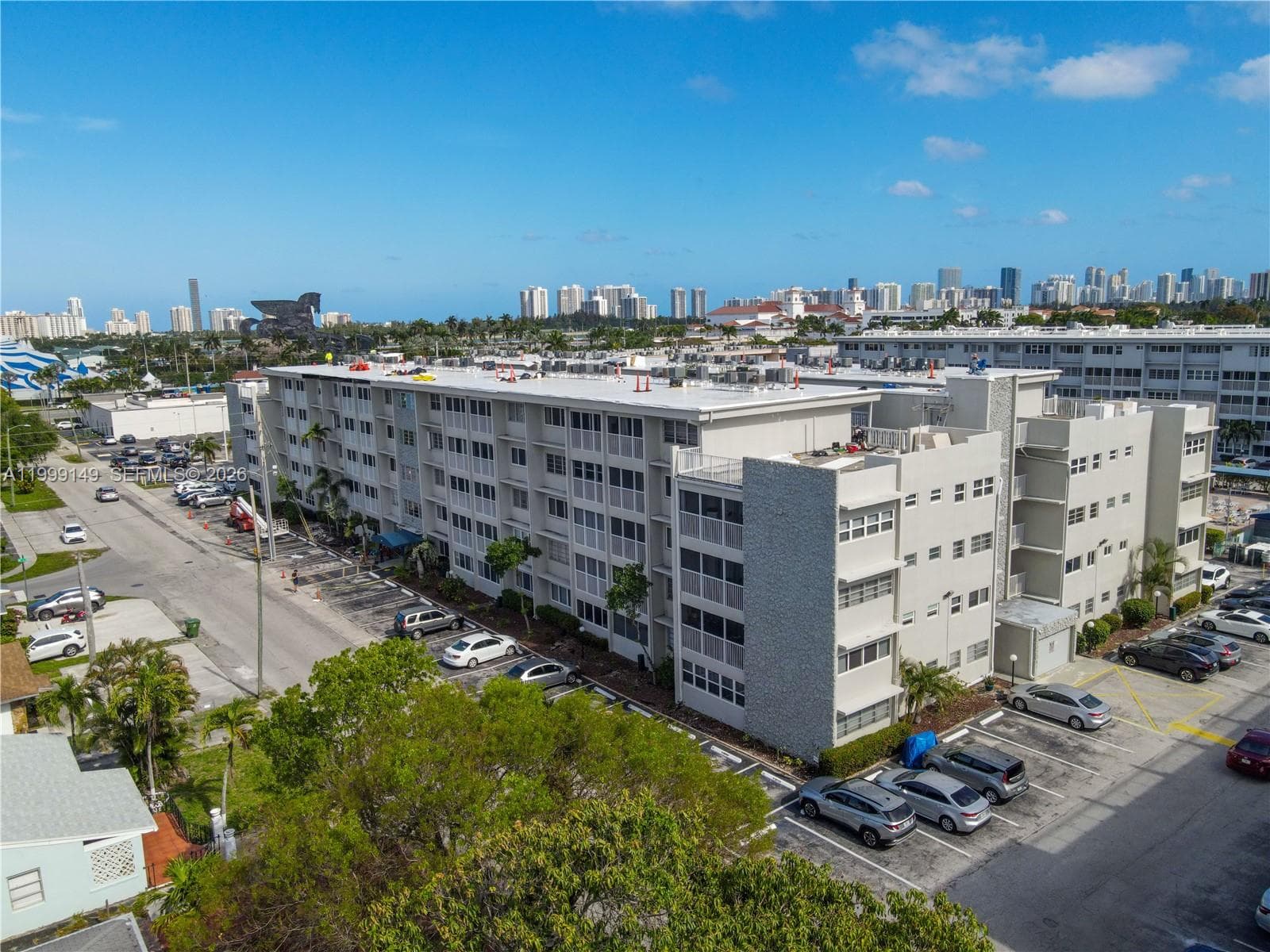 330 SE 2nd St # 405F, Hallandale Beach, FL 33009