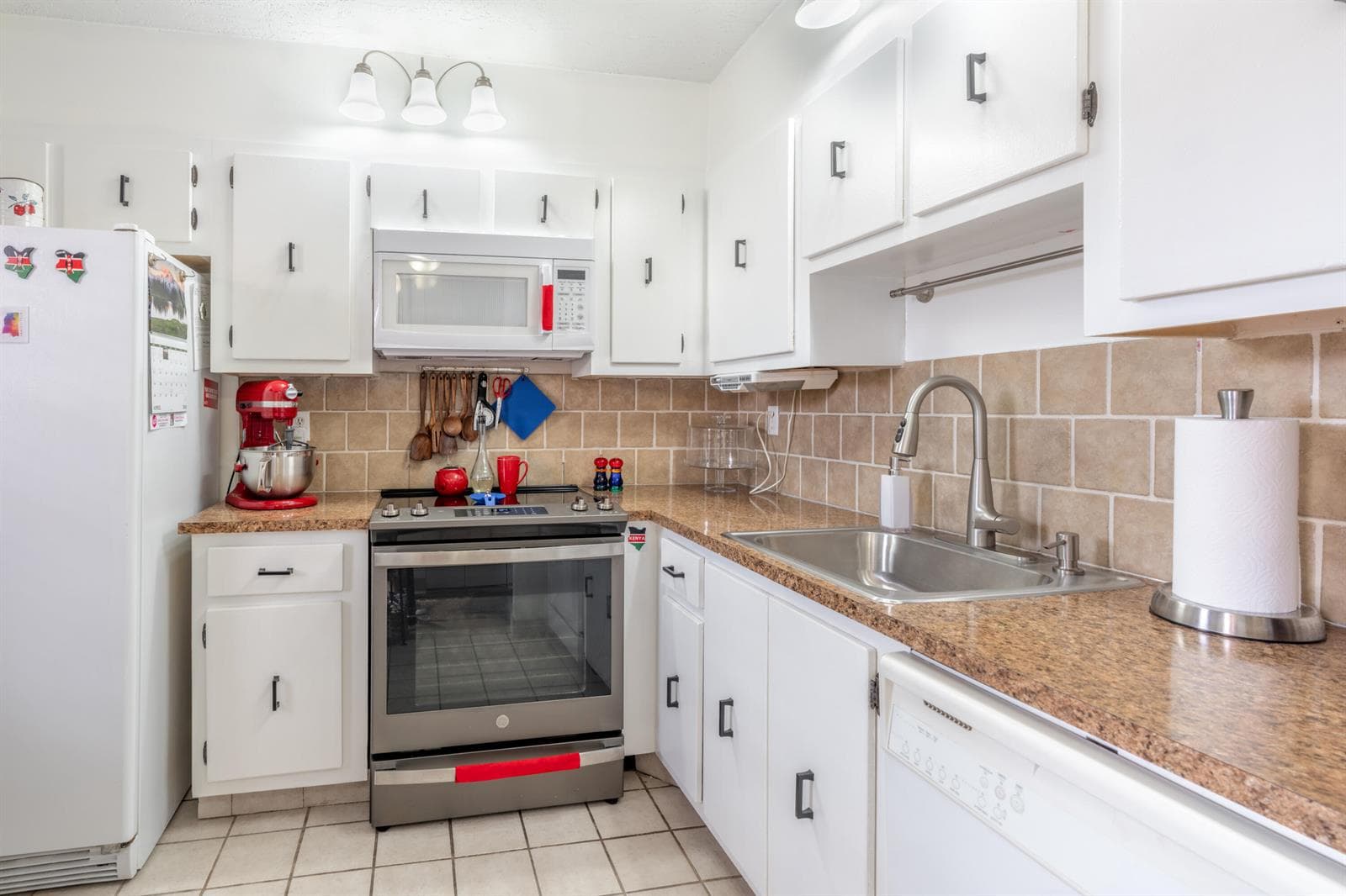 2801 Somerset Drive # 411, Lauderdale Lakes, FL 33311 photo 3