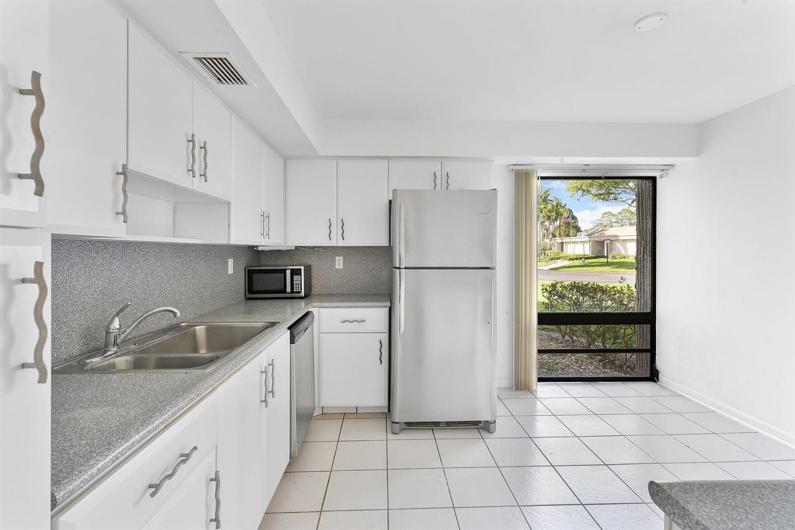 6612 Burning Wood Drive # 170, Boca Raton, FL 33433 photo 5