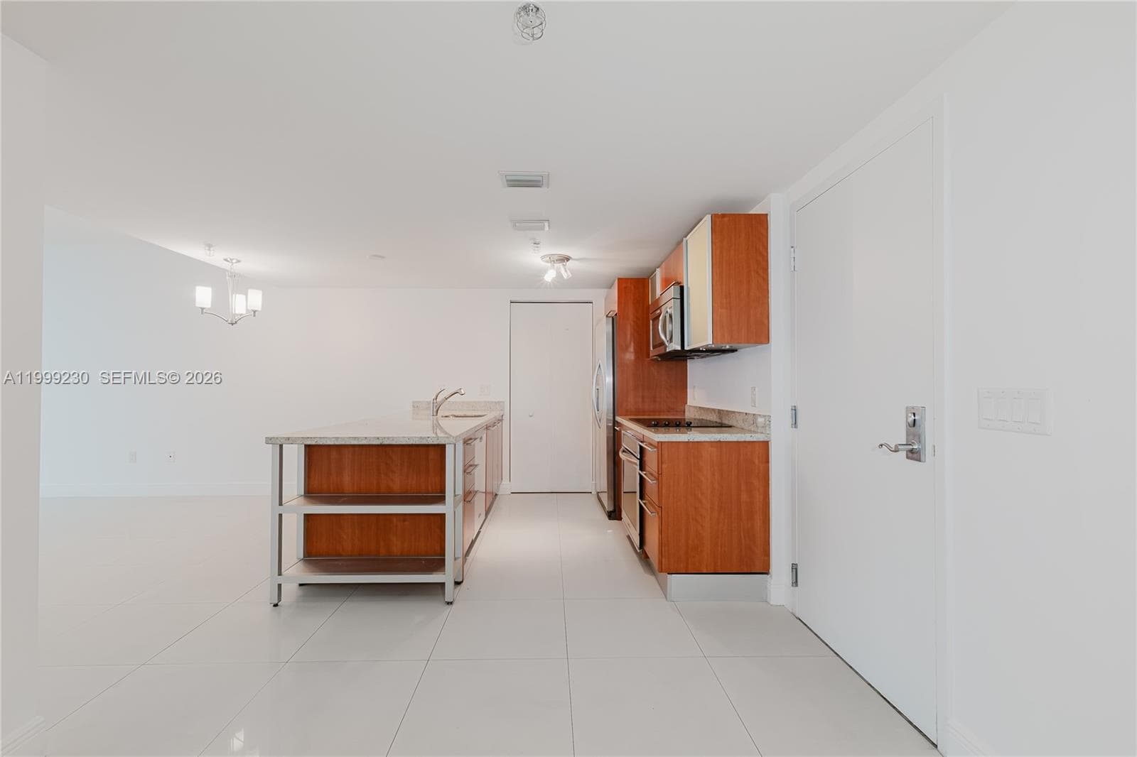 185 SW 7th St # 2007, Miami, FL 33130 photo 2