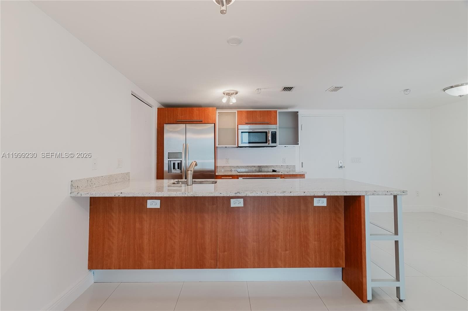 185 SW 7th St # 2007, Miami, FL 33130 photo 3