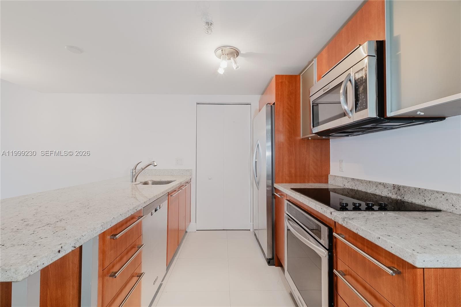 185 SW 7th St # 2007, Miami, FL 33130 photo 5