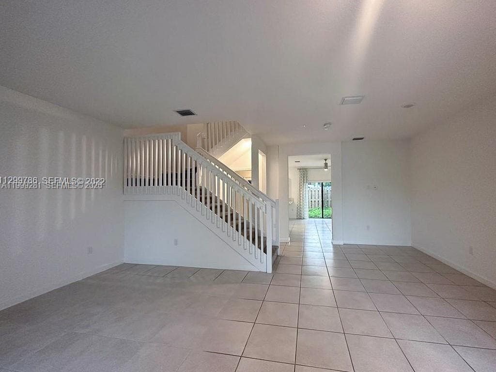 20800 NE 5th Ct, Miami, FL 33179 photo 2