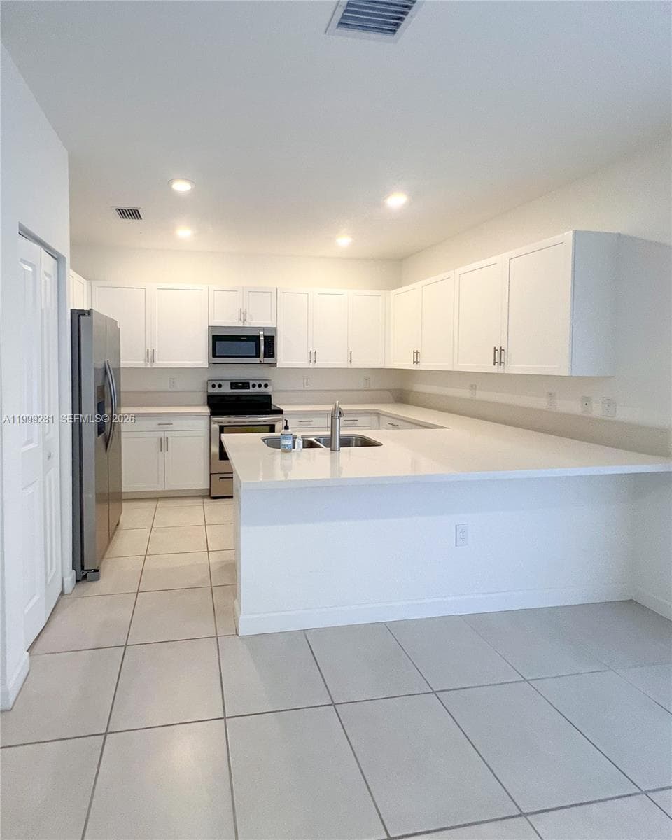 20800 NE 5th Ct, Miami, FL 33179 photo 5